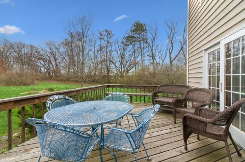 314 Wilmington Ct, Bull Valley IL exterior