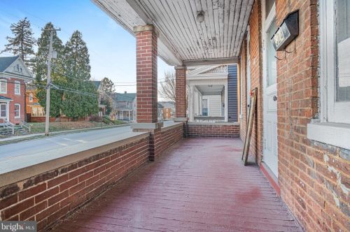 524 York St, Hanover, PA 17331-3359