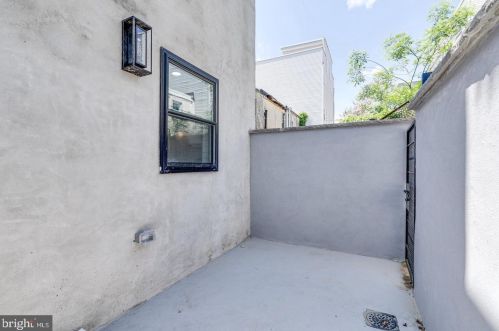 617 Dudley St, Philadelphia PA 19148-2404 exterior