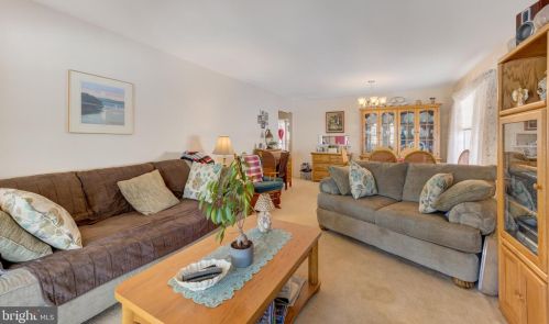 24 Fireside Cir, Columbus NJ 08022-1016 exterior