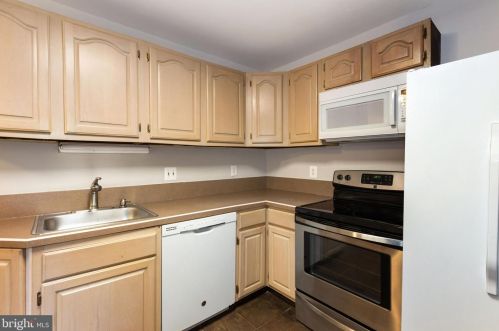 1758 Westwind Way, Mc Lean VA 22102-1612 exterior