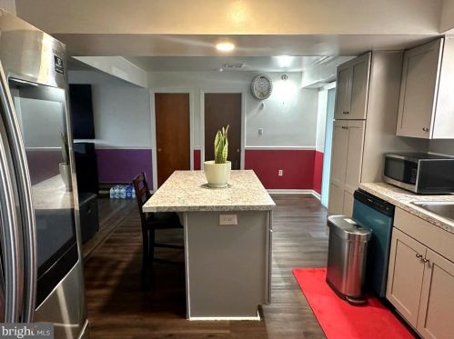 104 Armstrong Ln, Lancaster PA  17603-5972 exterior