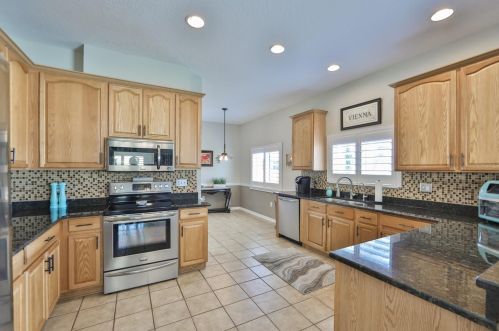 11003 Hoffner Edge Dr, Riverview FL 33579-4085 exterior