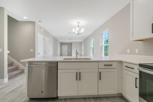 3005 Crest Ave, Tampa FL 33614-6710 exterior