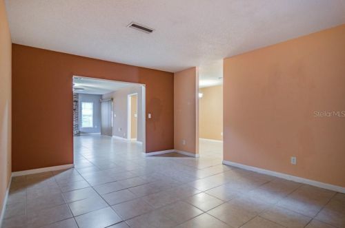 503 131st Ave, Tampa FL  33612-3451 exterior