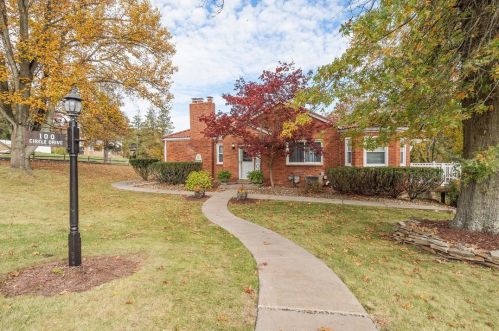 100 Circle Dr, Pittsburgh, PA 15237-2334