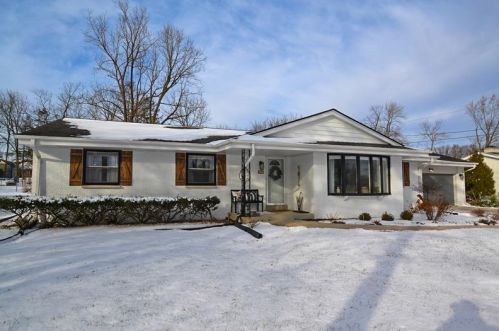 8221 Mohawk Rd, Milwaukee WI 53217-1737 exterior