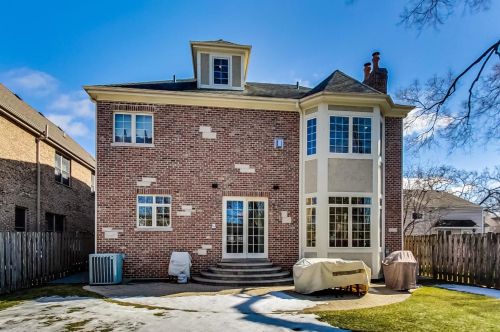 642 Euclid Ave, Elmhurst IL 60126-4338 exterior