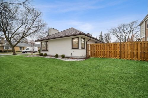 6300 Leroy Ave, Chicago IL  60646-4814 exterior