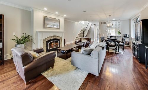 1542 Oakdale Ave, Chicago IL 60657-4024 exterior