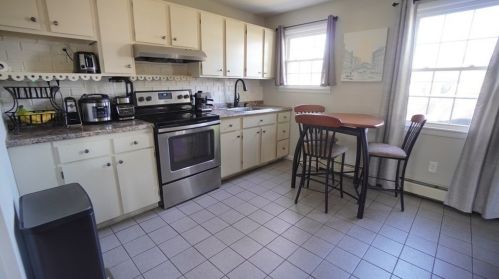 16 Sunrise Ter, Springfield MA 01119-2539 exterior