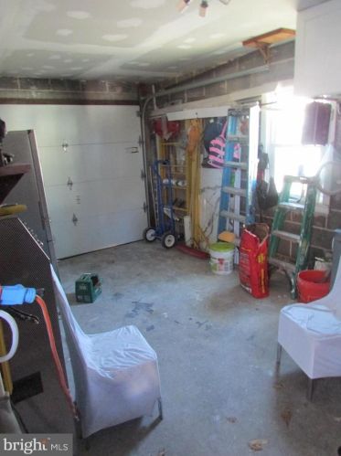 737 Byberry Rd, Philadelphia PA 19154-1842 exterior