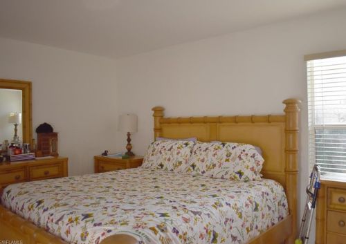 2370 6 Ave, Naples FL 34120-5092 exterior