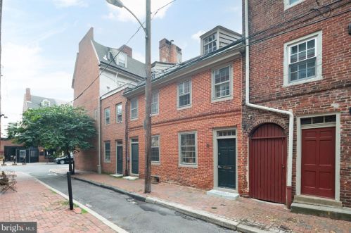 758 Front St, Philadelphia, PA 19147-3523