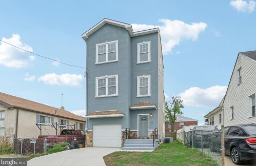 9321 Glenloch St, Philadelphia, PA 19114-3925