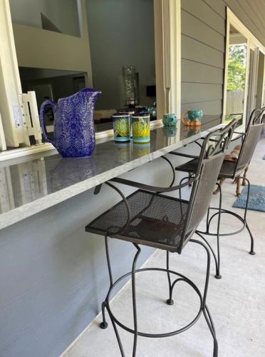 8208 Burrell Dr, Austin TX 78757-8339 exterior