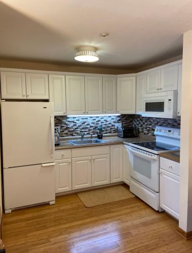 9031 Park Plaza Ct, Milwaukee WI 53223-2124 exterior