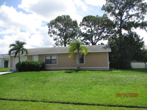 2219 Franklin St, Fort Pierce FL  34953-2306 exterior