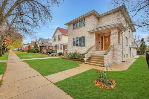 7653 Berwyn Ave, Chicago, IL 60656-1701