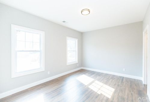 68 Prospect Ave, Edison NJ  08817-3744 exterior