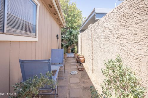 8216 32nd Ave, Phoenix AZ  85051-6022 exterior