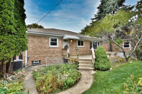 6909 Balmoral Ave, Chicago IL  60656-2007 exterior