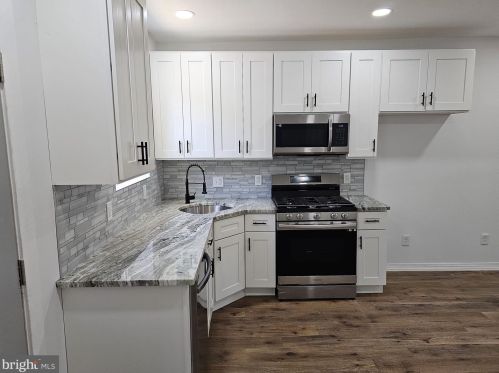 1040 56th St, Philadelphia, PA 19143-3902