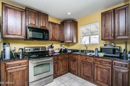 430 42nd St, Phoenix AZ 85032-1403 exterior