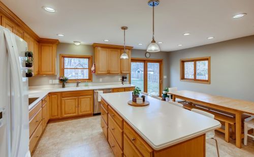 1441 Brk Ave, Saint Paul MN 55109-2012 exterior