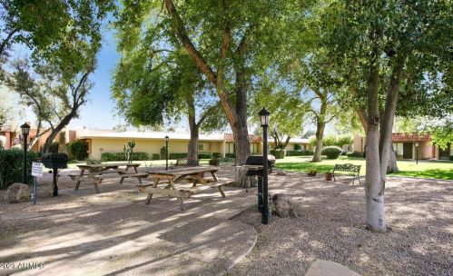 1320 Bethany Home Rd, Phoenix AZ  85014-2048 exterior