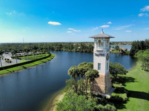 9472 Royal Poinciana Dr, Fort Pierce FL 34987-2513 exterior