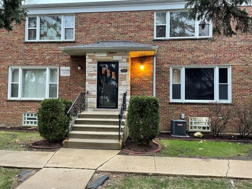 10506 Artesian Ave, Chicago IL  60655-1122 exterior