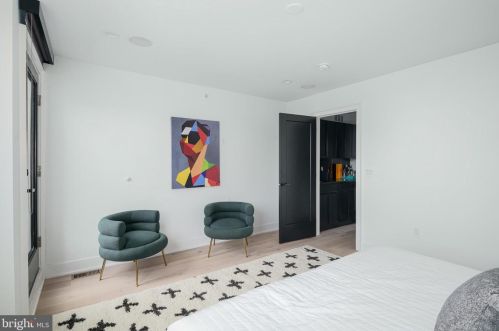 2620 Hagert St, Philadelphia PA 19125-1617 exterior