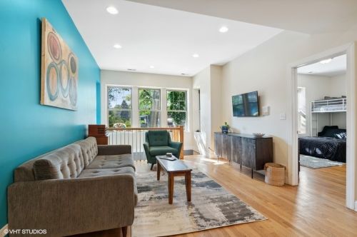 6141 Paulina St, Chicago, IL 60660-2309