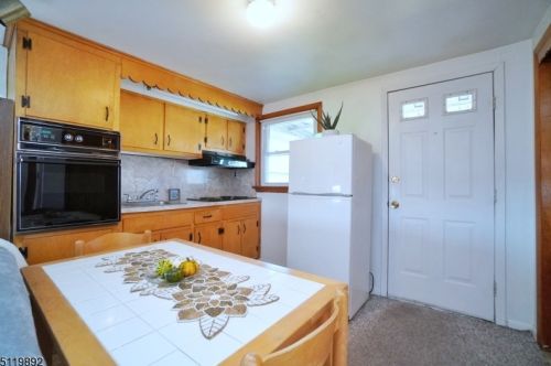 80 Howard St, Perth Amboy NJ 08861-1525 exterior