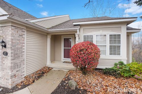 67 Aspen Ln, Grand Rapids, MI 49546-1406