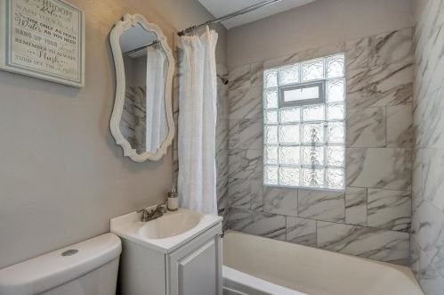 5808 38th St, Milwaukee WI  53209-4024 exterior