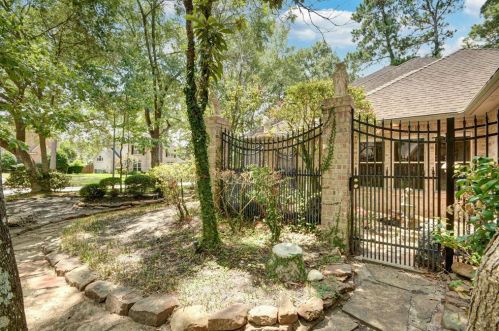 1823 Mountain Aspen Ln, Humble TX 77345-2165 exterior