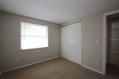 7501 Woodland Oaks Ct, Tampa FL 33615-1631 exterior