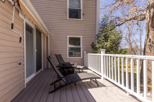 15 Ayers Ln, Dover NH 03820-4643 exterior