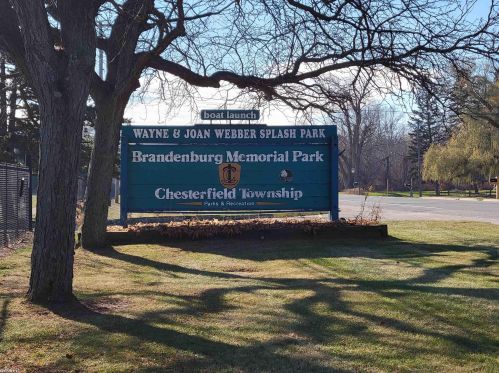 33654 Lotties Dr, New Baltimore MI 48047-2378 exterior