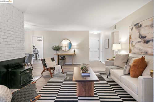 3213 Ida Dr, Concord CA  94519-2136 exterior