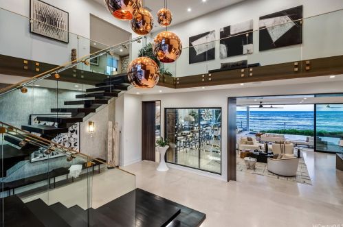 213 Kaalawai Pl, Honolulu HI 96816-4435 exterior