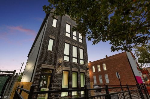 321 Washtenaw Ave, Chicago, IL 60612-3631