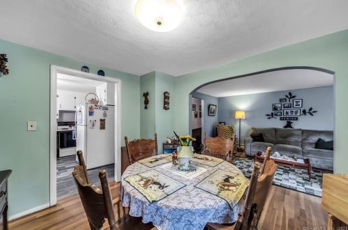 26 Concord Ter, Enfield CT 06082-2106 exterior