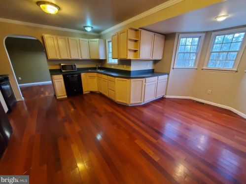 405 Wisconsin Trl, Browns Mills, NJ 08015-5621