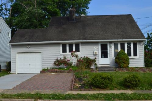 144 Brown Ave, Iselin, NJ 08830-2523