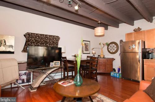 1302 Alder St, Philadelphia PA 19148-4908 exterior