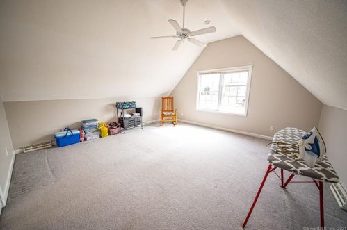 16 Misty Mdw Rd, Enfield CT 06082-3943 exterior