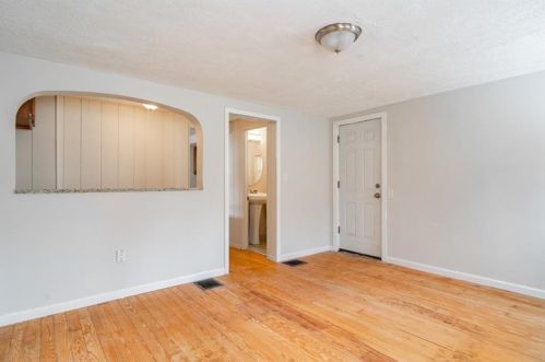 712 Southern Ave, Pittsburgh PA 15235-4166 exterior